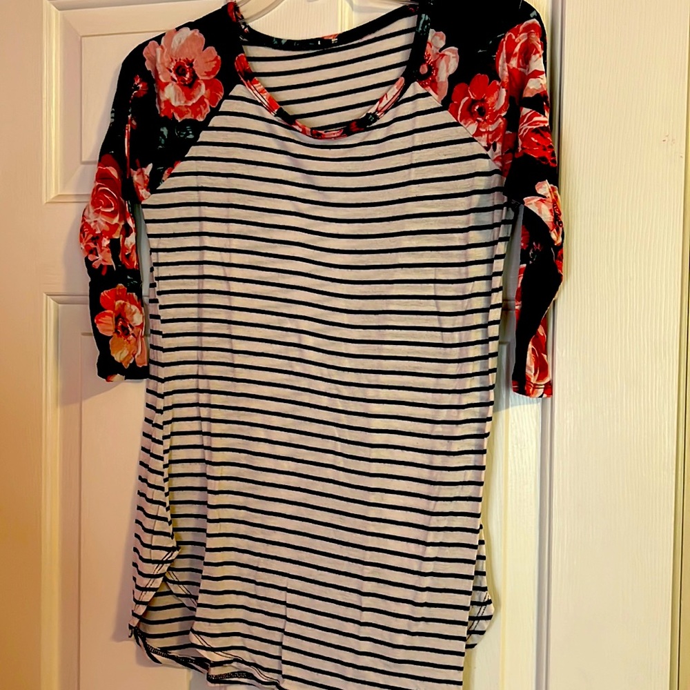 3/4 sleeve fall T shirt striped with flowers